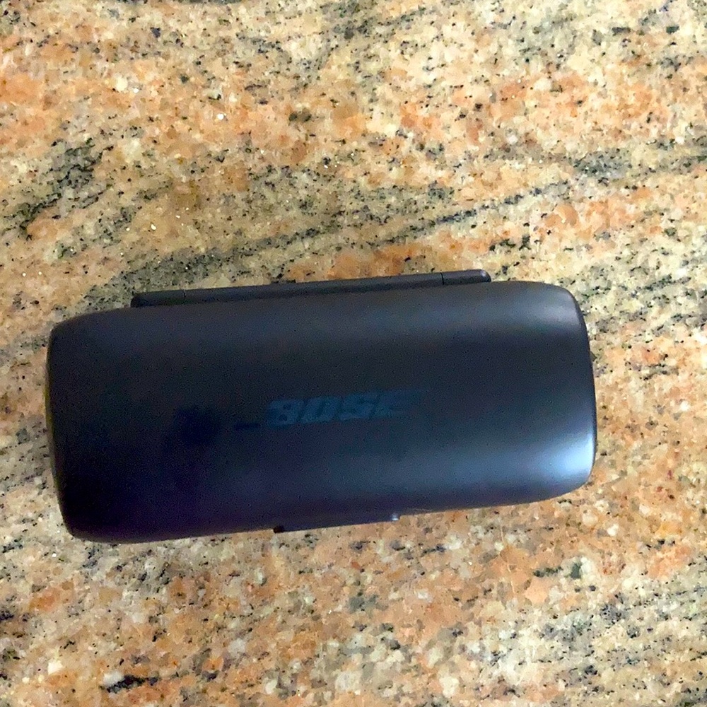 Bose soundsport wireless earbuds charging case